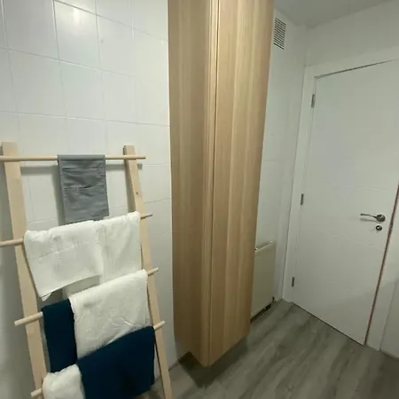 Centrico, Amplio Y Bonito En Apartment Cambados
